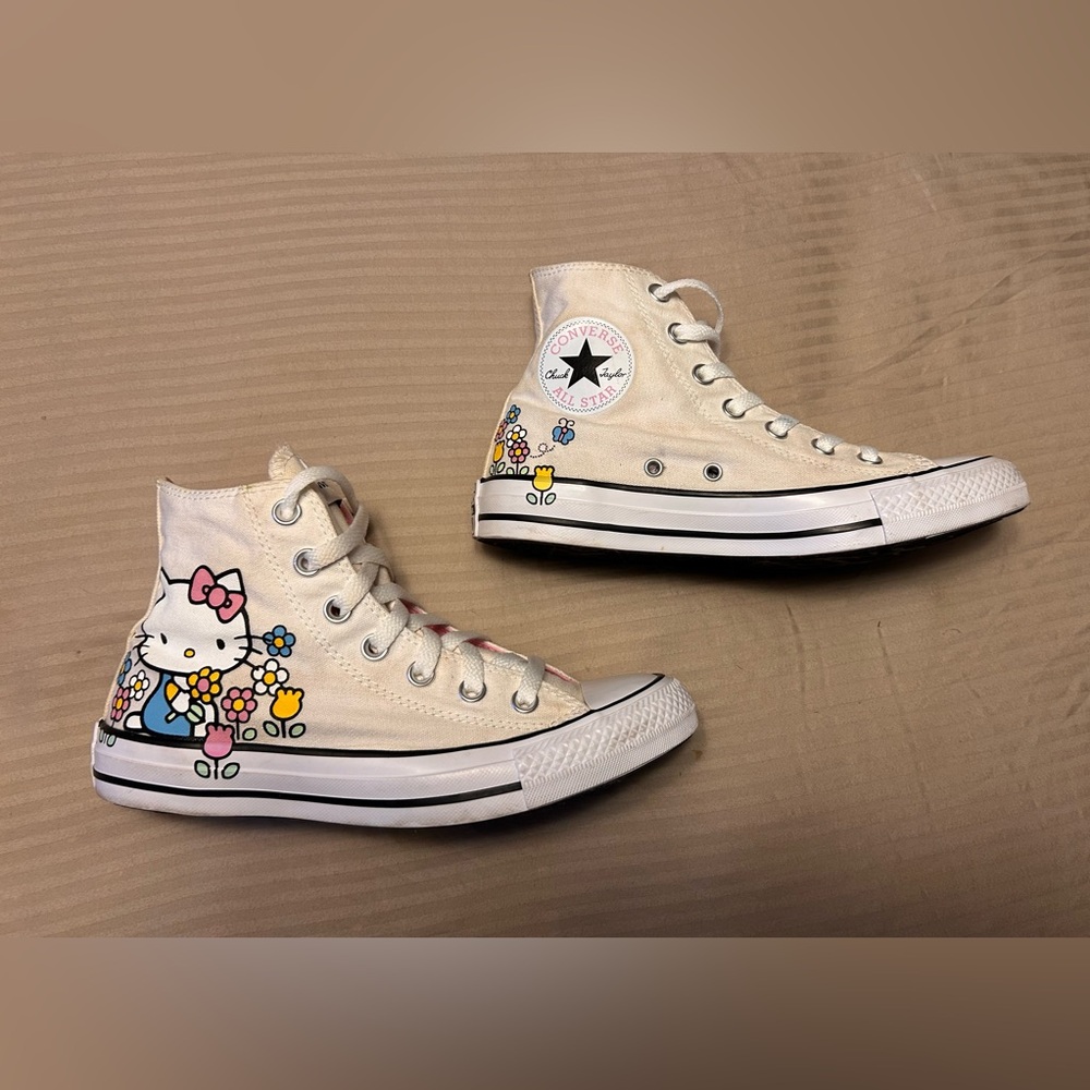 Converse Hello Kitty x Chuck Taylor All Star Womens size 7